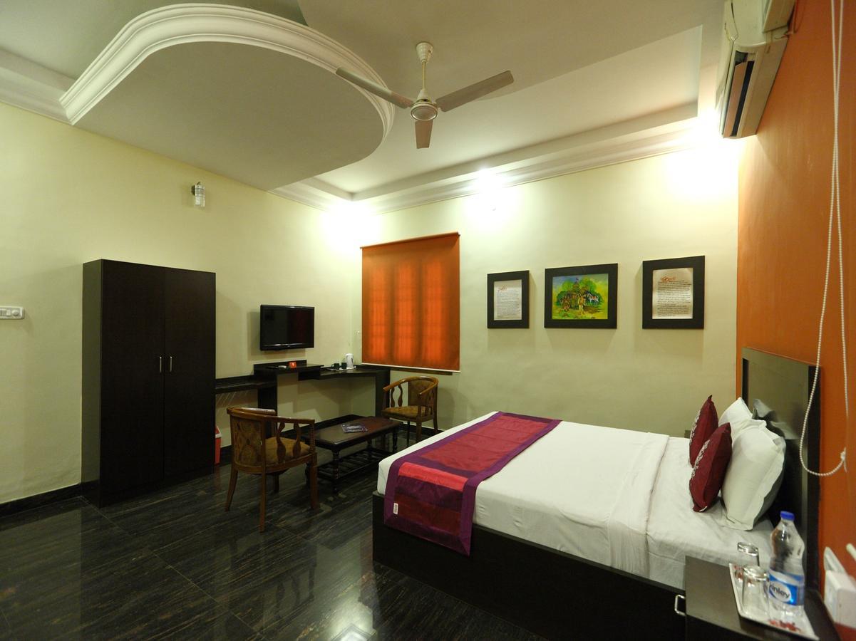Oyo 7355 Covinille Bed & Breakfast Madurai Ngoại thất bức ảnh